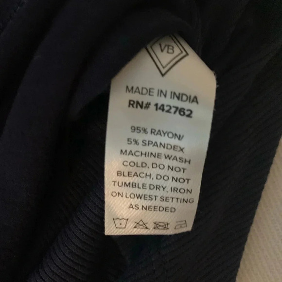 Navy Women’s Relaxed Sleeveless V-Neck Top Sz M Blouse Stretch Casual Tank - Picture 5 of 6